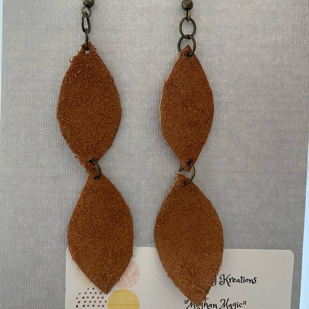Leather drop earrings